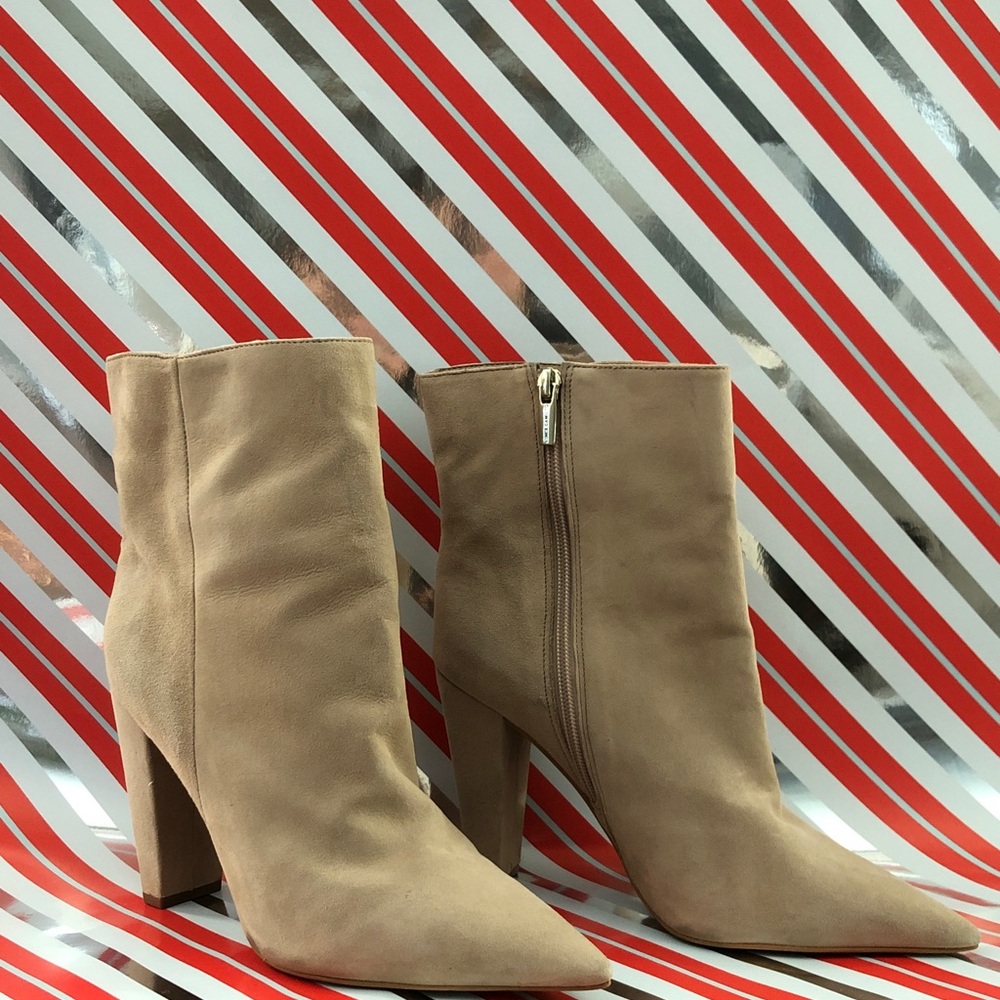 Vince Camuto Tan Heeled Boots